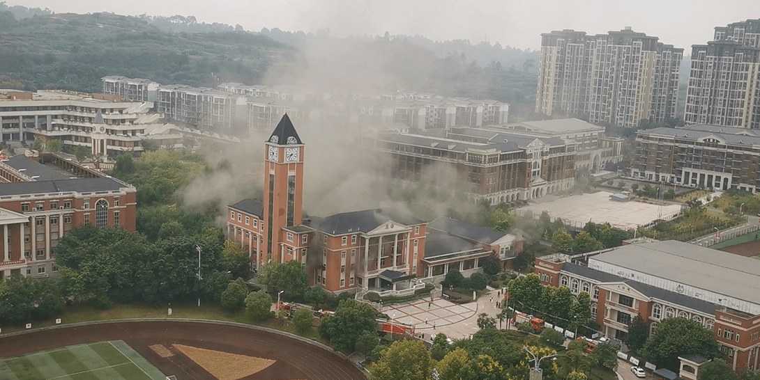 手机游戏手柄推荐:重庆一学校发生火灾，目击者：有消防车赶到，已熄灭